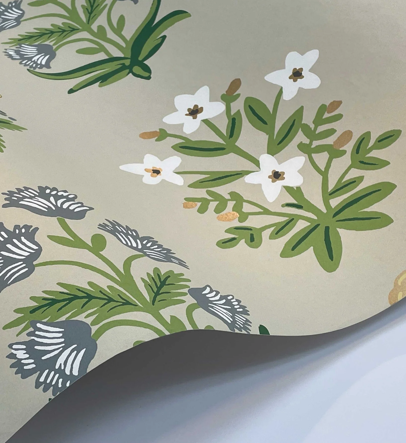 Mughal Rose Wallpaper - Linen - Image 3