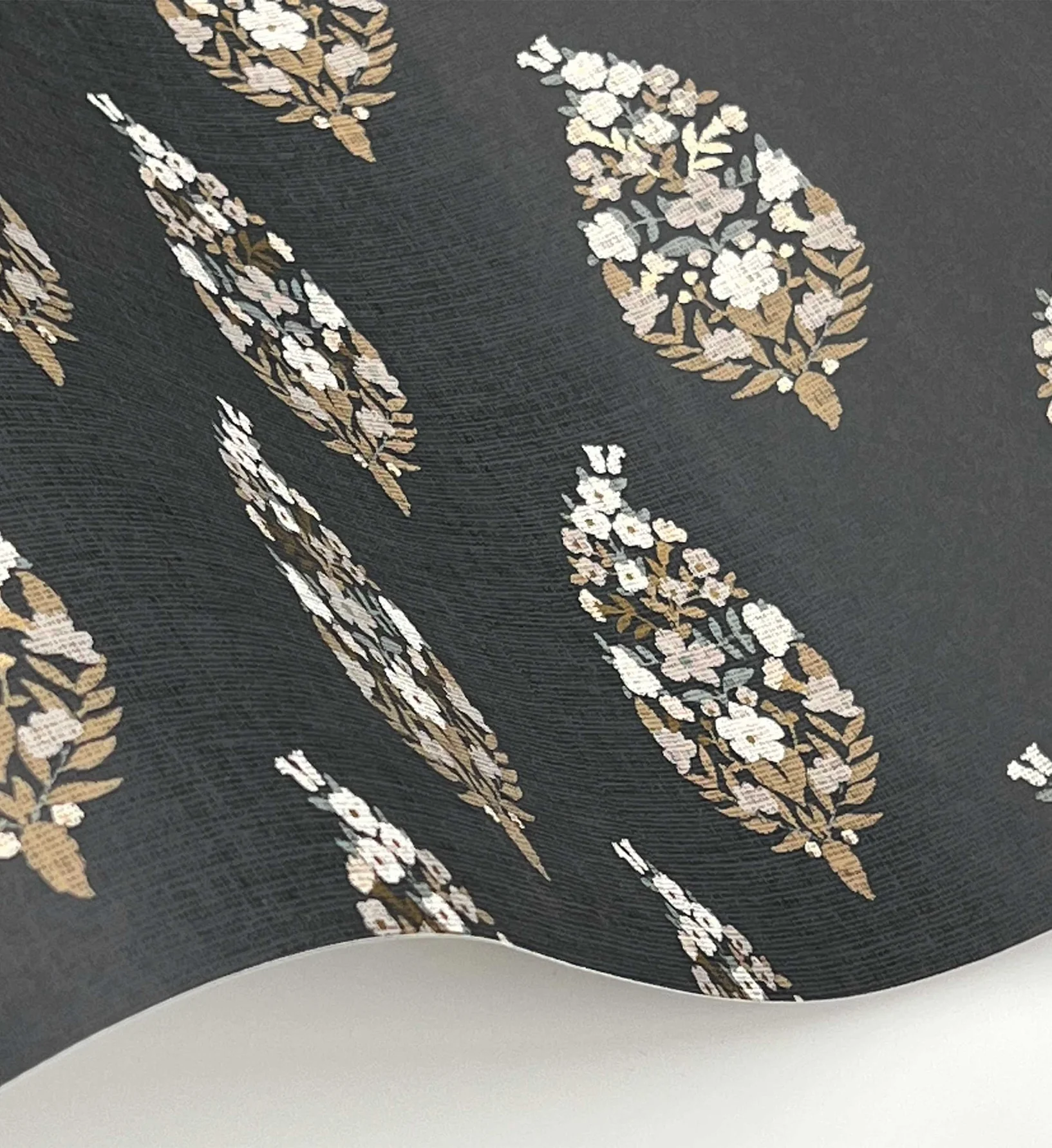 Paisley Wallpaper - Black - Image 3